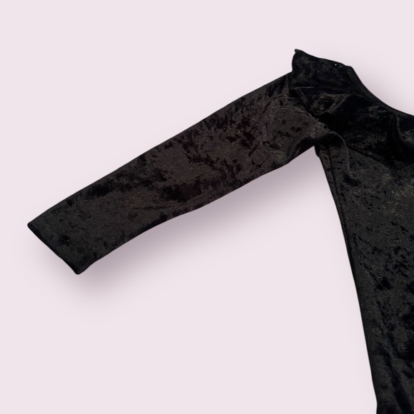 Girls Vintage ZING Black Velvet Off-Shoulder Ruffle Neck Bodysuit Size 6/6X - Picture 2 of 6